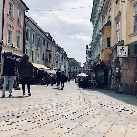 Center - Blue Bratysława